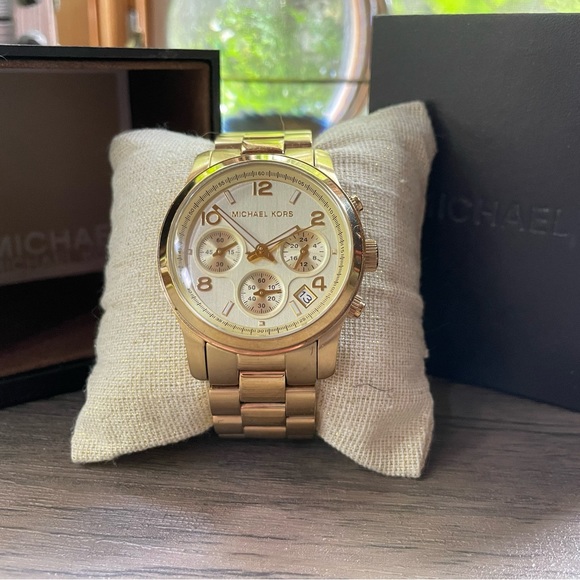 Michael Kors Gold Watch - Runway - Stainless in Stunning Gold with Box - Picture 5 of 13